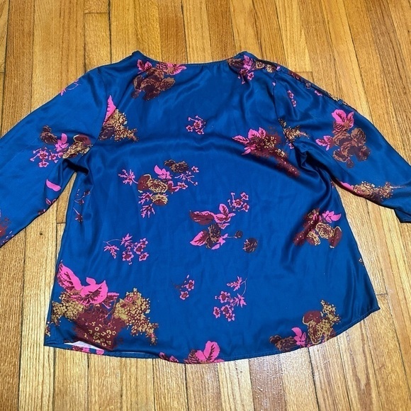 ModCloth Blue Satin Feel Floral Button Down Sleeves Relaxed Fit Size XL - Picture 9 of 11